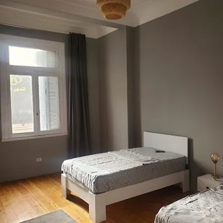 High Ceiling 3 Bedrooms Apartment At Downtown